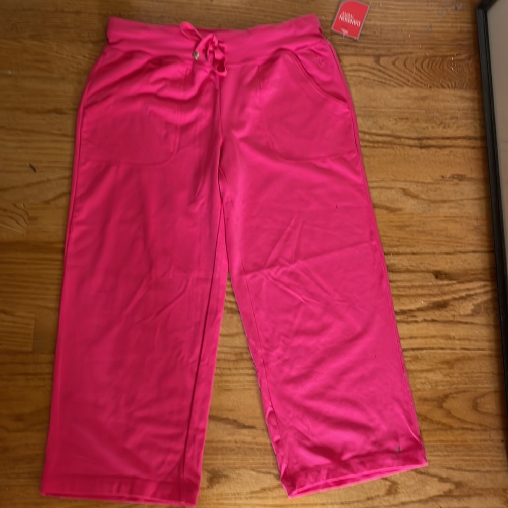 NWT Danskin Capri Pants